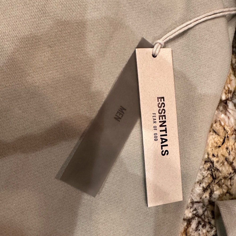 ESSENTIALS SWEATSHIRT